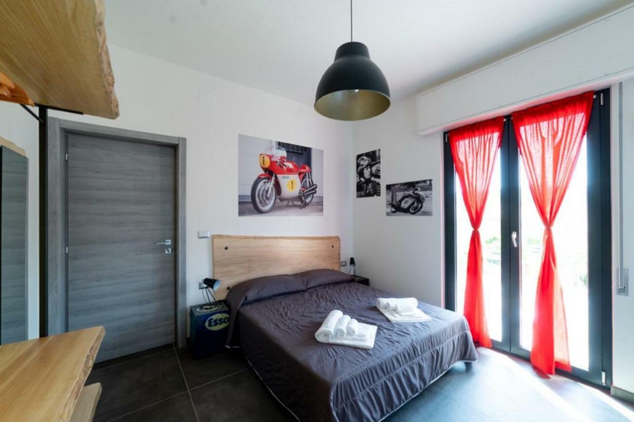 Italian Piston House Sport Moto Rent Bed & Breakfast Millesimo Dış mekan fotoğraf