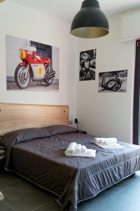 Italian Piston House Sport Moto Rent Bed & Breakfast Millesimo Dış mekan fotoğraf