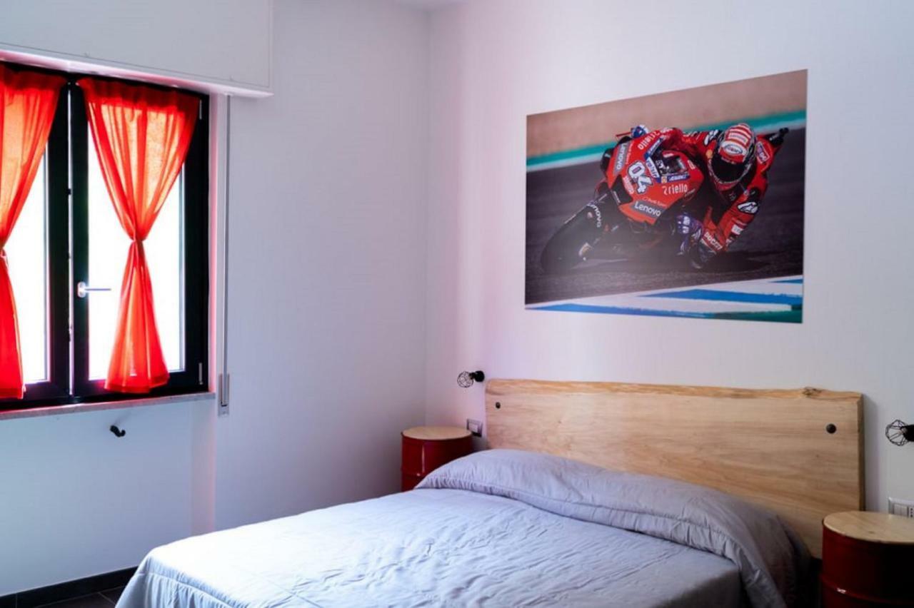 Italian Piston House Sport Moto Rent Bed & Breakfast Millesimo Dış mekan fotoğraf