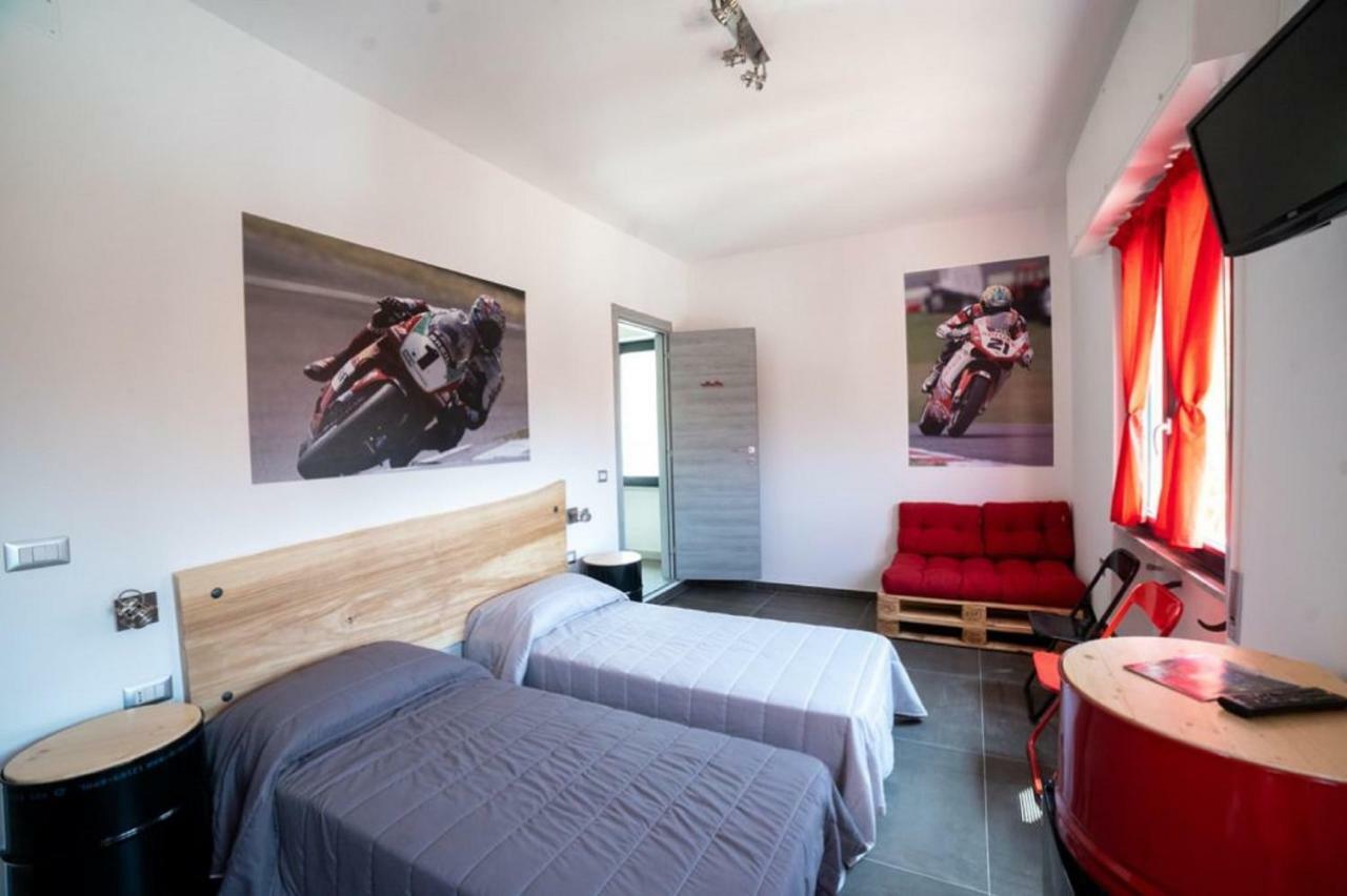 Italian Piston House Sport Moto Rent Bed & Breakfast Millesimo Dış mekan fotoğraf