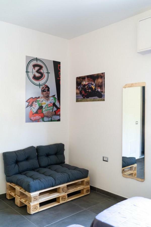 Italian Piston House Sport Moto Rent Bed & Breakfast Millesimo Dış mekan fotoğraf