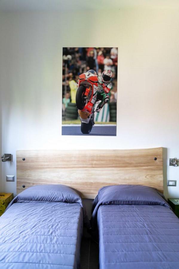 Italian Piston House Sport Moto Rent Bed & Breakfast Millesimo Dış mekan fotoğraf